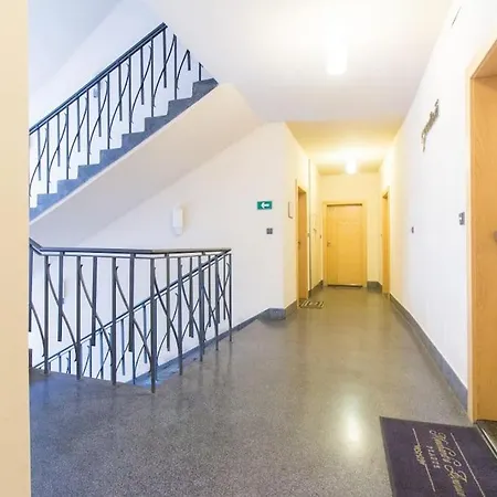 Charles Bridge Tower / Castle View Apartment