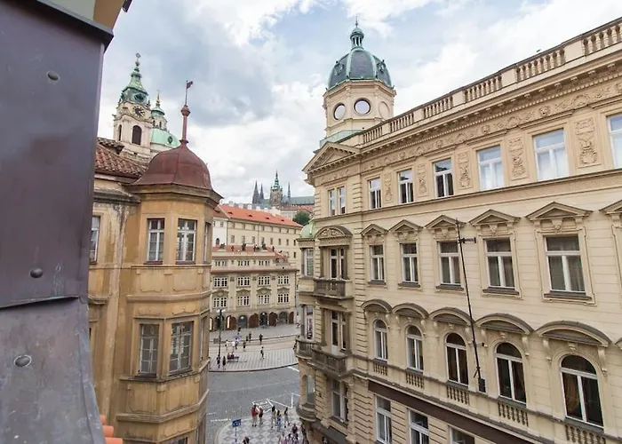 Charles Bridge Tower / Castle View Prag